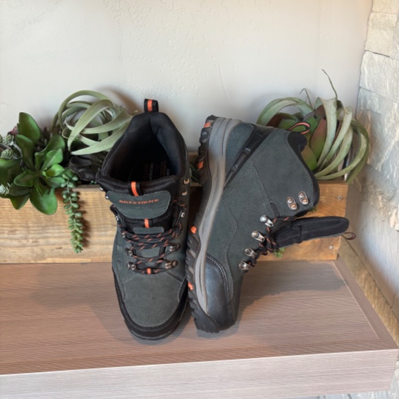 NWOT Skechers Waterproof Men's Relaxed Fit Relment Pelmo. Lace-up Boot - Picture 3 of 8